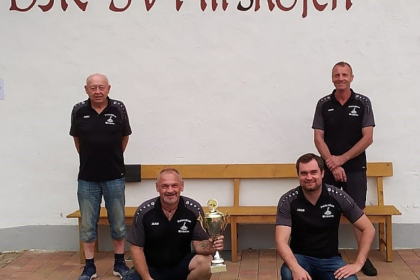 (v.l.): Max Wagner, Ludwig Holmer, Stefan Gremmer und Michael Hanglberger sicherten sich die Stockschützen-Marktmeisterschaft 2020 für den DJK SV Mirskofen. 