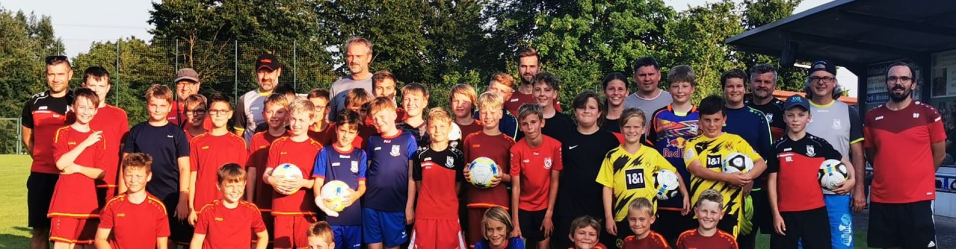 Zwei Tage lang veranstaltete der DJK-SV Mirskofen sein diesjähriges Fußball-Jugendcamp. Am ersten Tag waren die E- und die D-Jugenden an der Reihe.